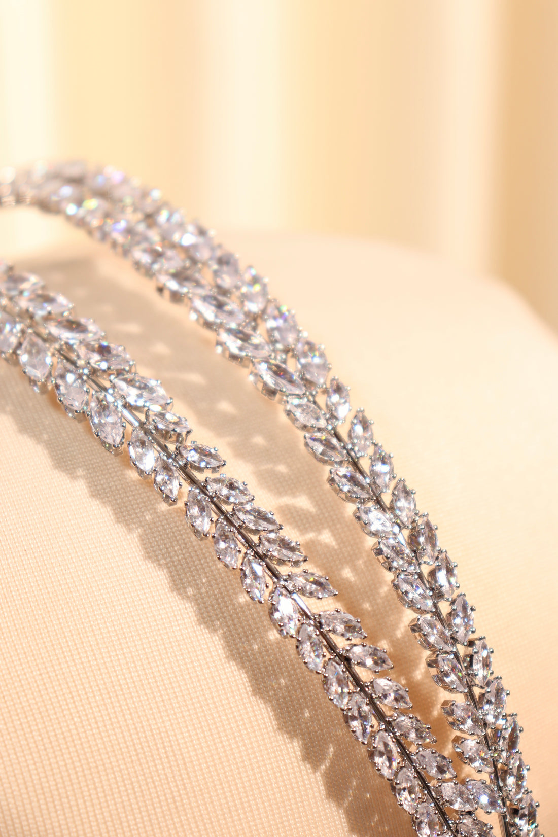 Tiara Romantic