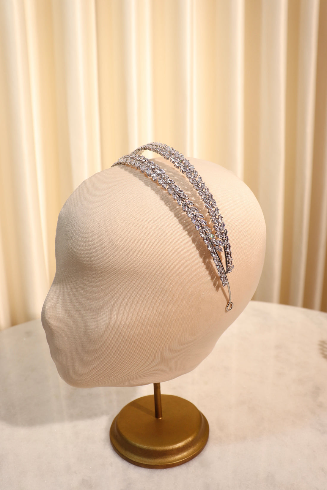 Tiara Romantic