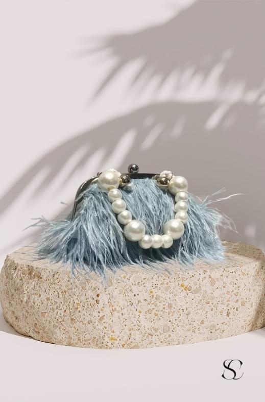 Clutch Plumas