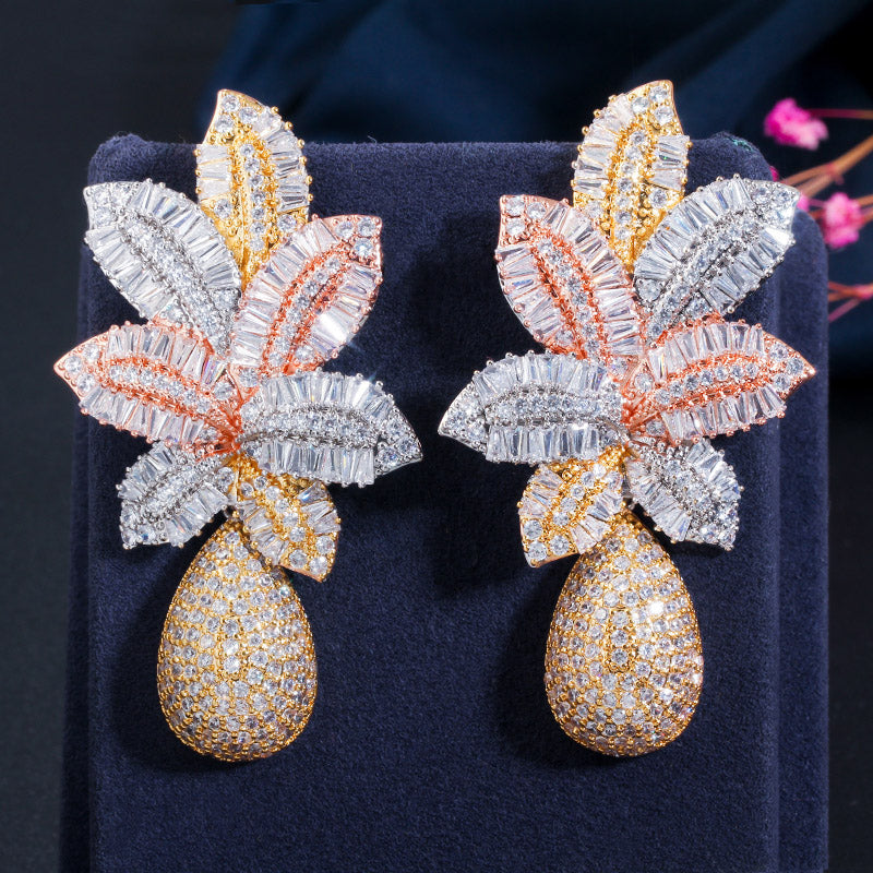 Hojas triples en zircones microcubicos
